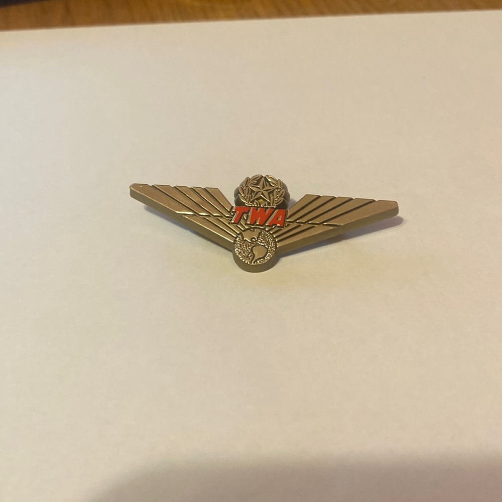 TWA • vintage airlines pin new unused
